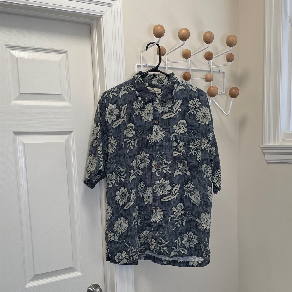 Tommy Bahama Floral Silk Hawaiian Button Down Short Sleeve Shirt - Blue / Grey M